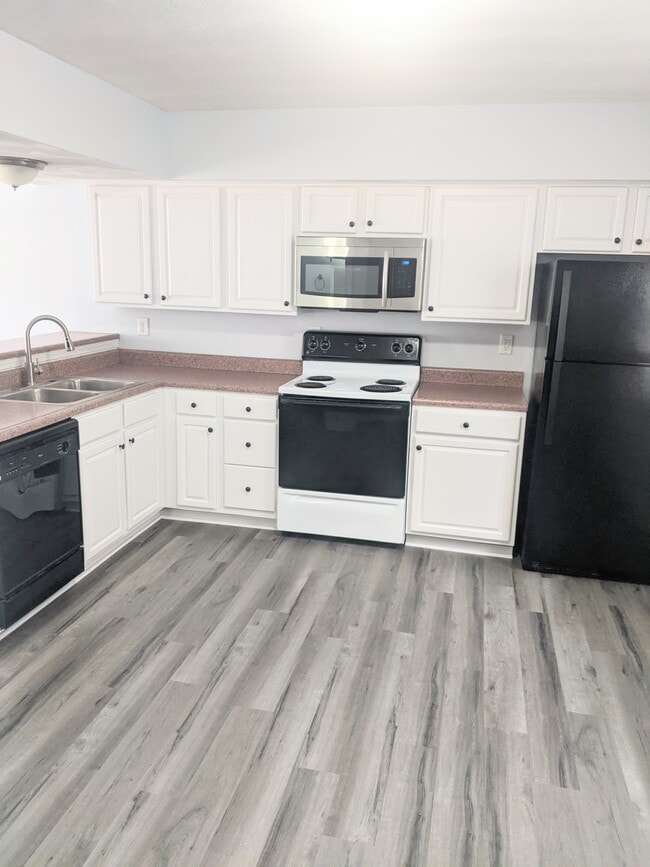 Building Photo - 337 Gilbert Ave Unit 339