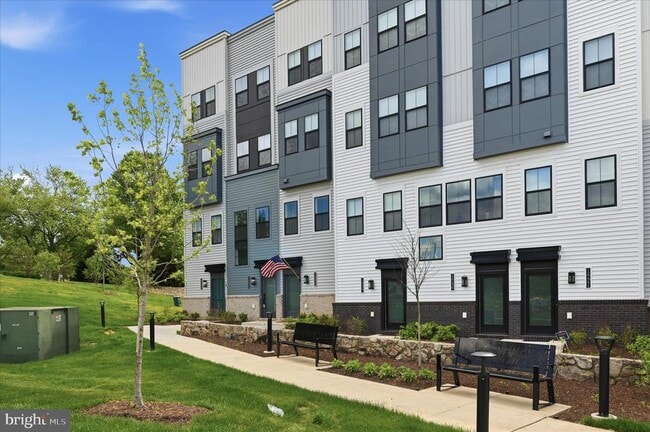 Building Photo - 14435 Gln Mnr Dr Unit 603