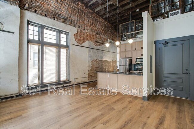 Photo - 124 Monroe Ave Unidad #206