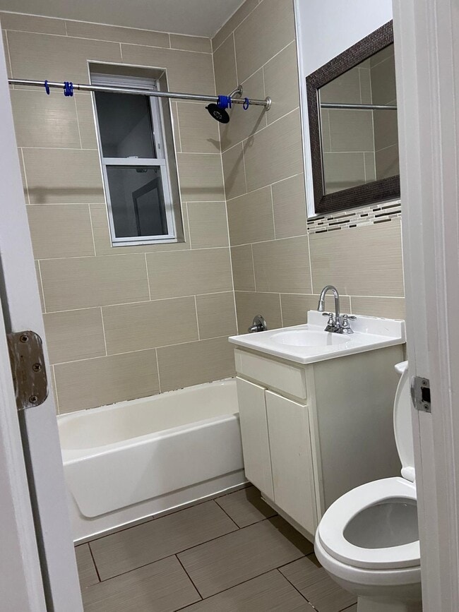 Photo - 32-24-32 82nd St