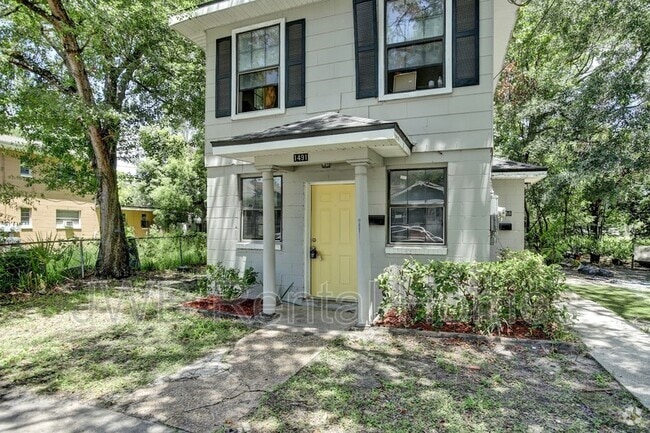 Building Photo - 1491 W 5th St Rental
