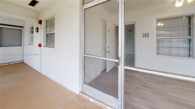 Photo - 580 Egret Dr Unit 302