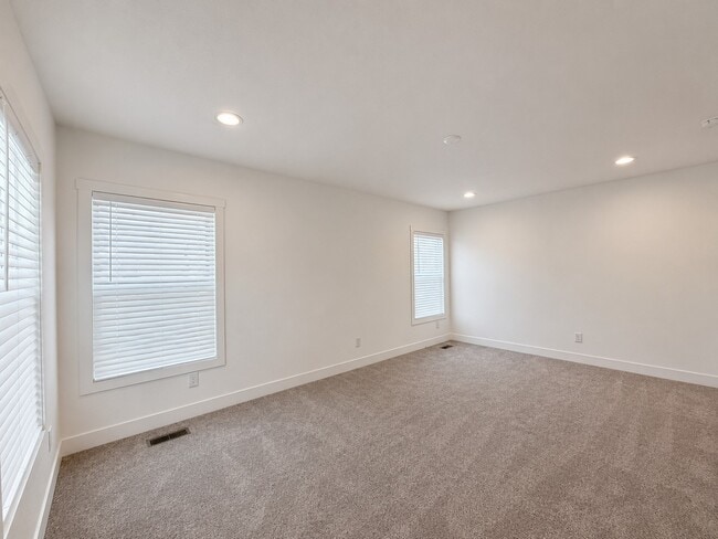 Photo - 2060 N Center St