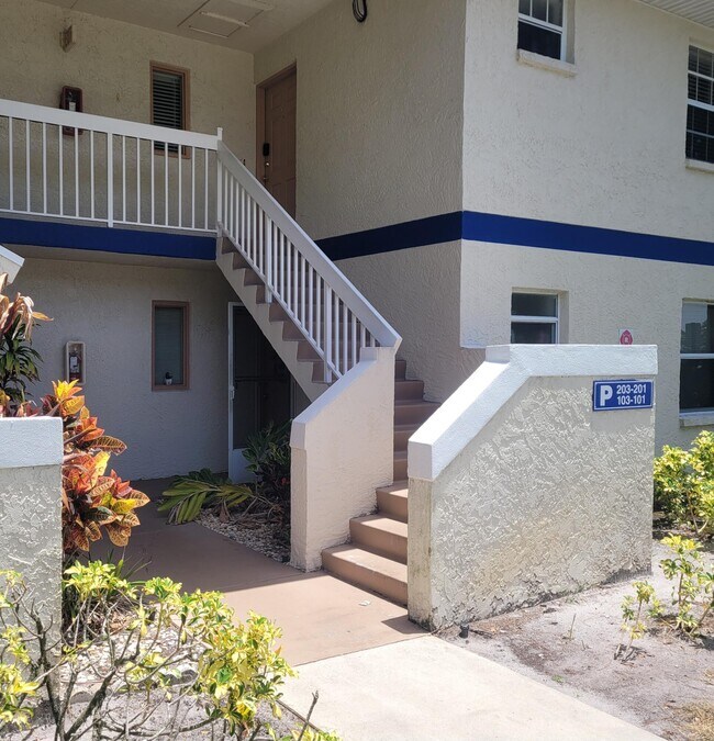 Photo - 1522 SE Royal Green Cir Unit 201