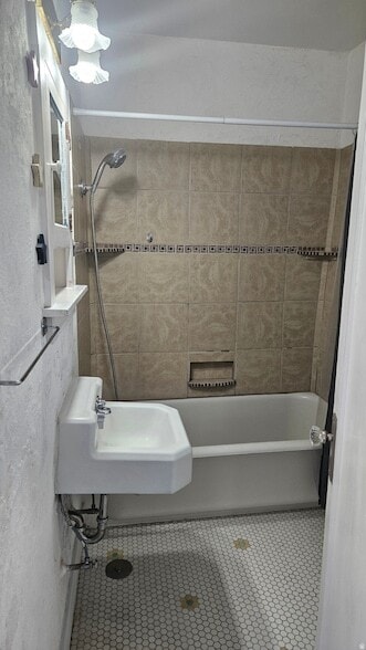 Photo - 15 N 100 W