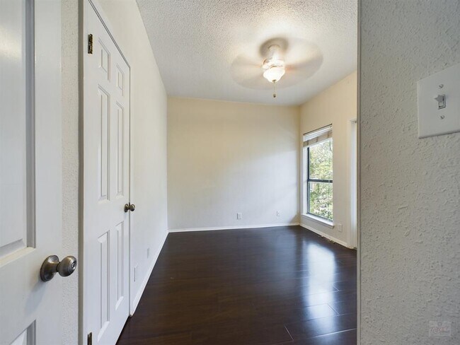 Photo - 807 W 25th St Unit 304