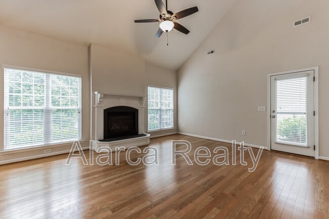 Photo - 131 Ivy Creek Ln