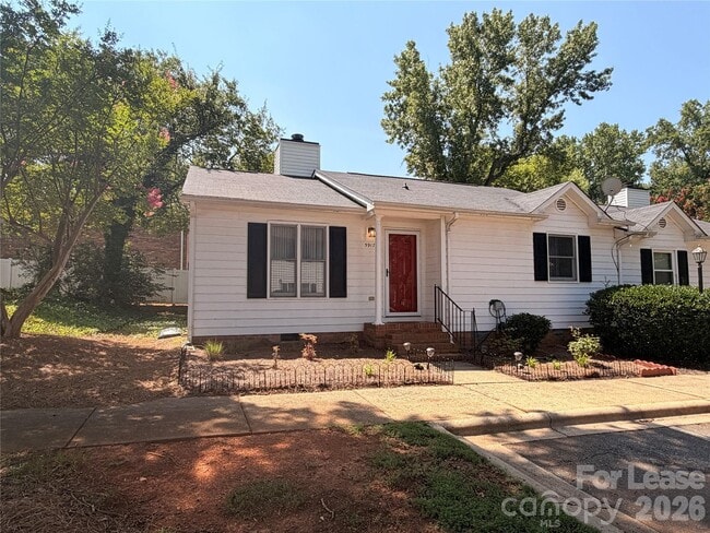 Building Photo - 5917 Crape Myrtle Ln
