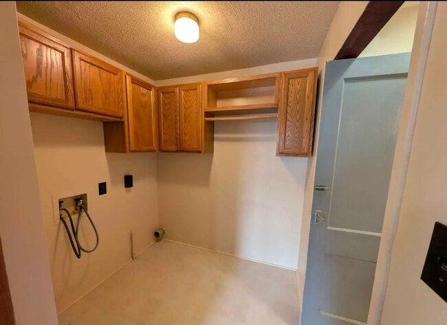 Photo - 501 School St