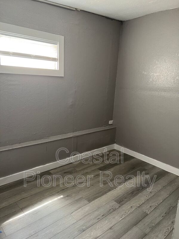 Photo - 7018 Washington St