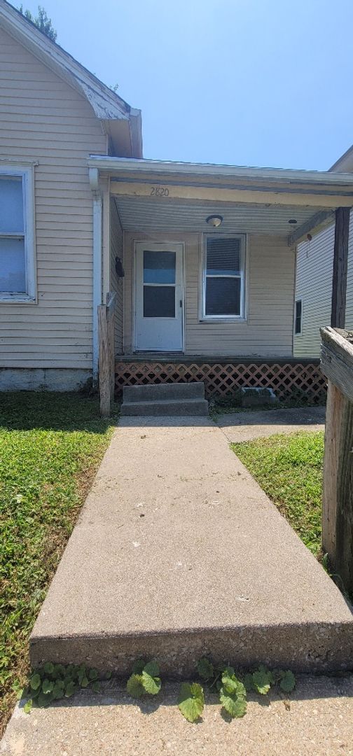 Building Photo - Newly remodeled 2 bedroom duplex! Rental