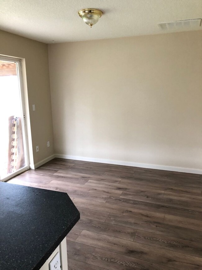 Photo - 3 Bedroom 2.5 bath house in Newberg