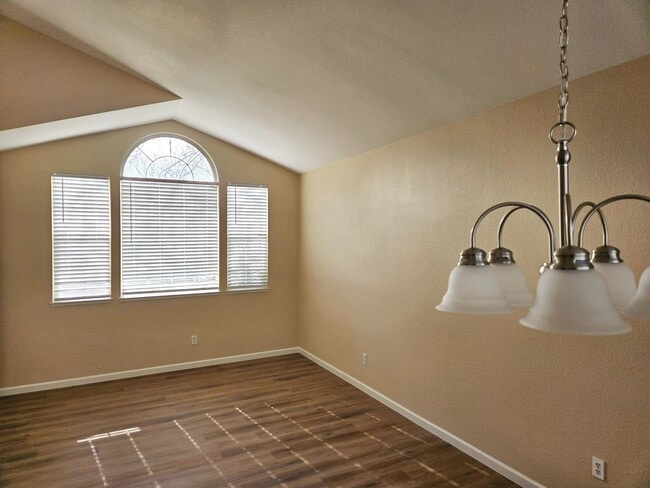 Photo - Spacious, well maintained Antioch home