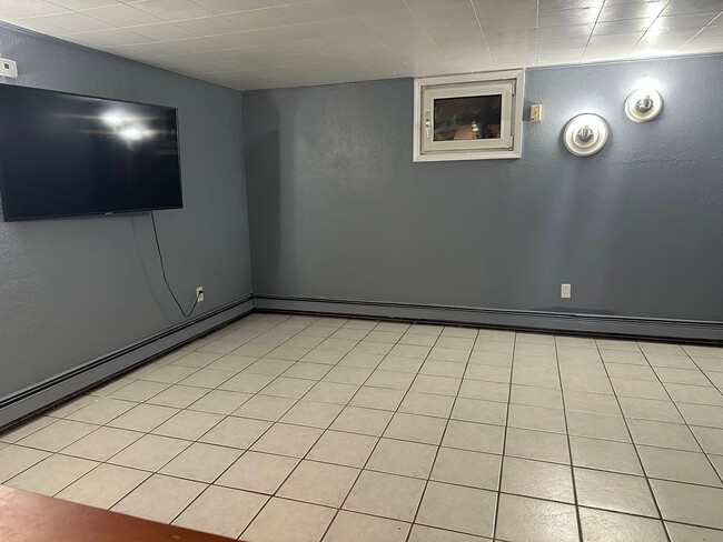 Photo - 2010 Carr Ave Unidad B