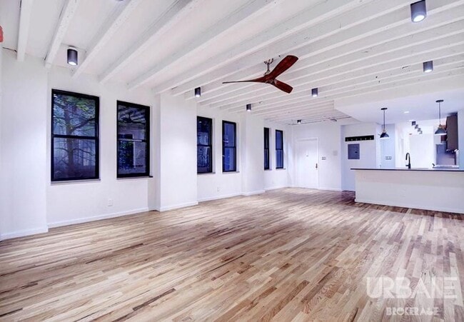 Building Photo - 4 bedroom in New York NY 10003 Unit 2 Rental