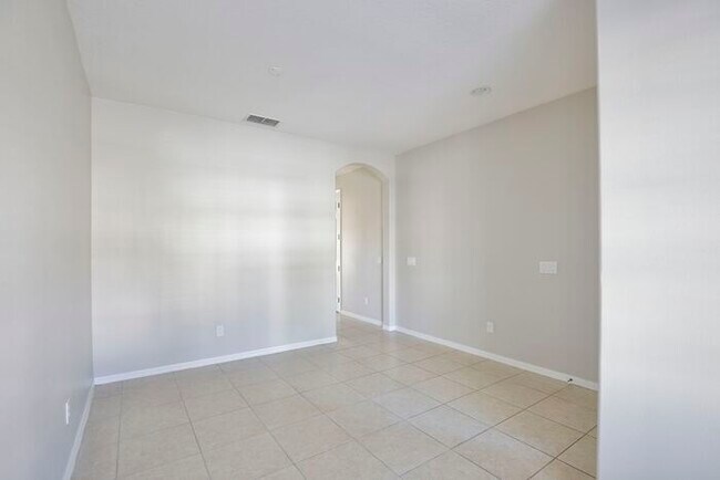 Photo - Spacious 4/2.5 Townhome in Gated Community in Avalon Park - Orlando