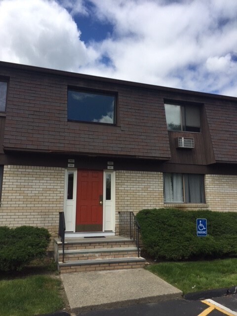 Building Photo - 912 Cherry Hill Dr Unit 912