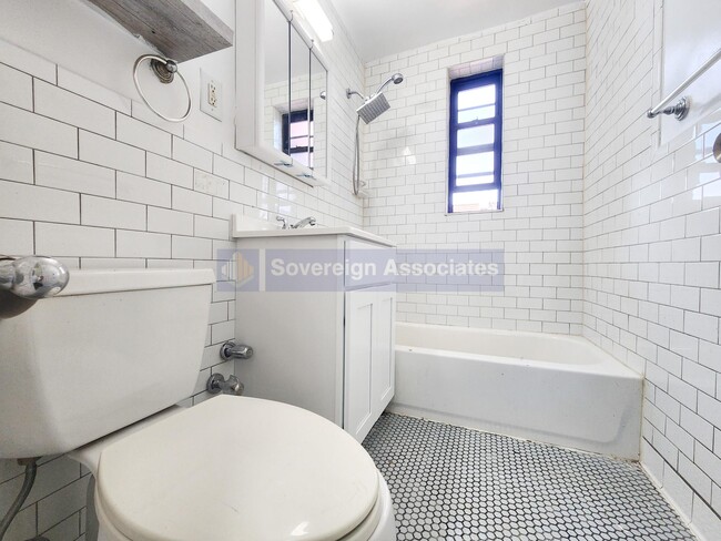 Photo - 525-527 Riverdale Avenue Unit 3J