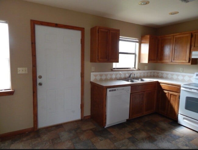 4 Sunset Cir