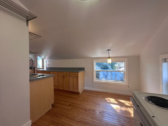 4238 2nd Ave Unit C
