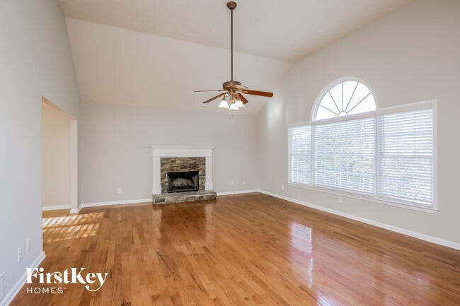 Photo - 210 Calusa Lake Ct