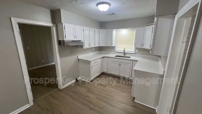 Photo - 4244 Murrelle St