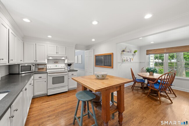 Photo - 72 Hillandale Rd