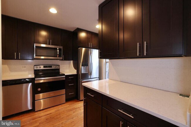 Photo - 935 S Rolfe St