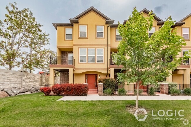 Building Photo - Wonderful Building in Excellent Location! Rental