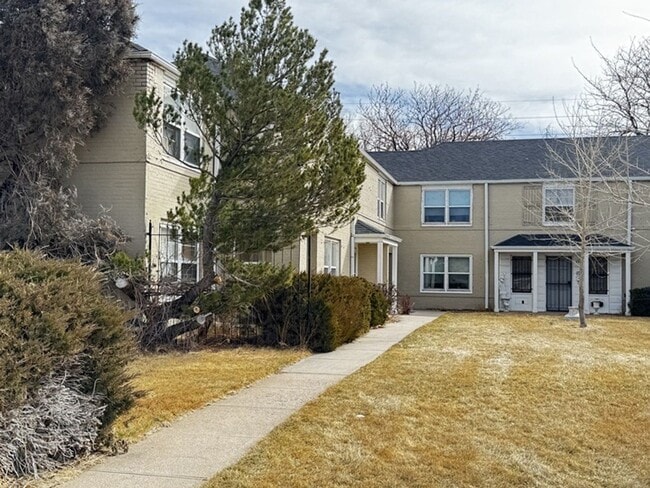 Photo - 2 BEDROOM 1 BATHROOM TOWNHOME CLOSE TO WAR...