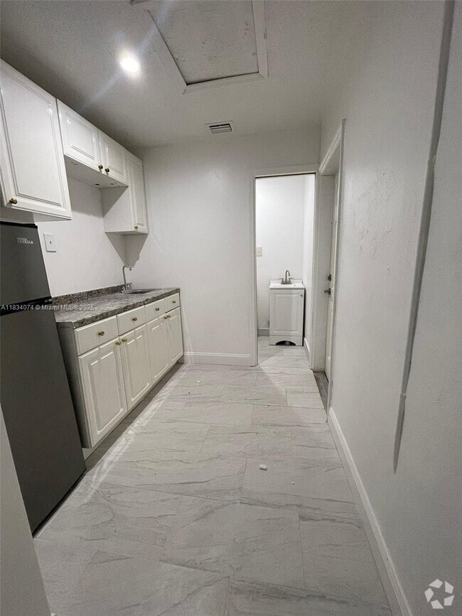 Building Photo - 4714 NW 50th St Rental