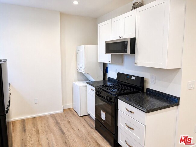 Photo - 19052 1/2 Friar St