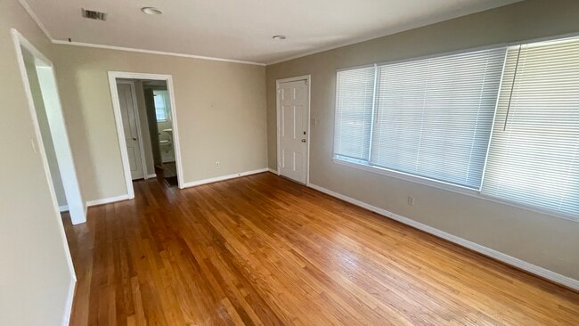 Photo - 751 Farnell Ln