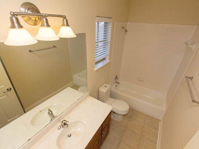 Photo - 2005 Antone St