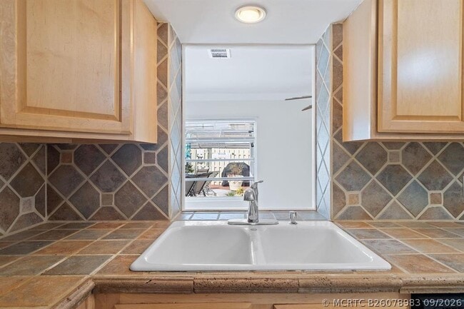 2317 NE 33rd Ave