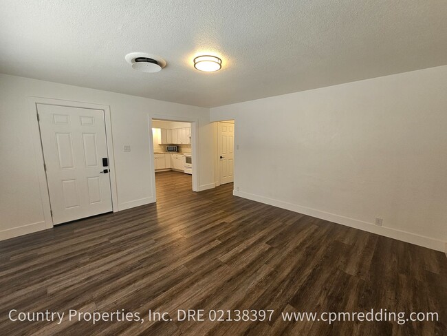 2711 Reservoir Ln