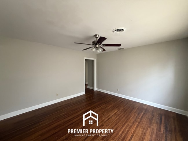 Photo - 4469 Leatherwood Ave