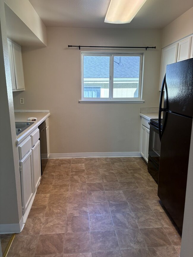 Photo - 3 bd/1 ba Duplex in Tacoma - $1,700