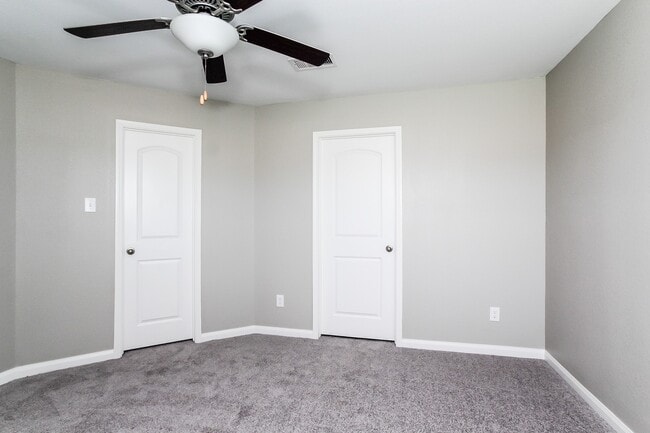 Building Photo - 25213 Dickens Dr