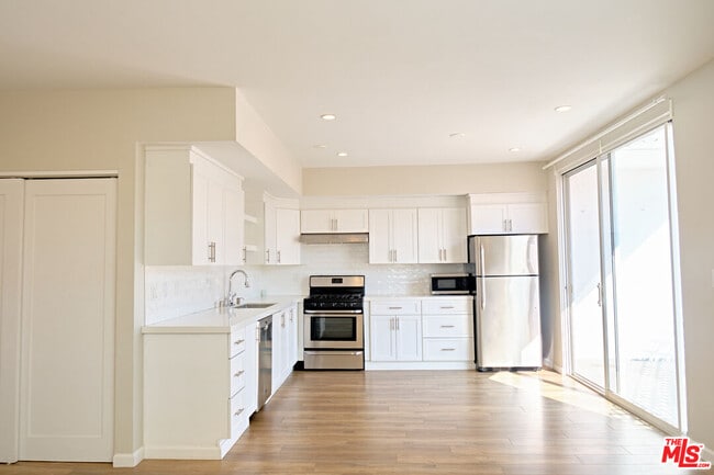 Photo - 842 11th St Unit 6