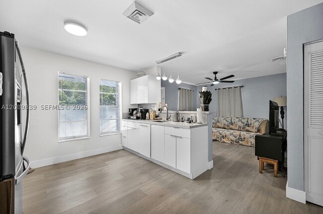 3231 SW 25th St Unit 1