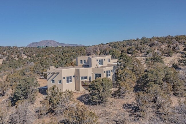 Building Photo - 3 Bedroom, 3 Bathroom Home in Edgewood