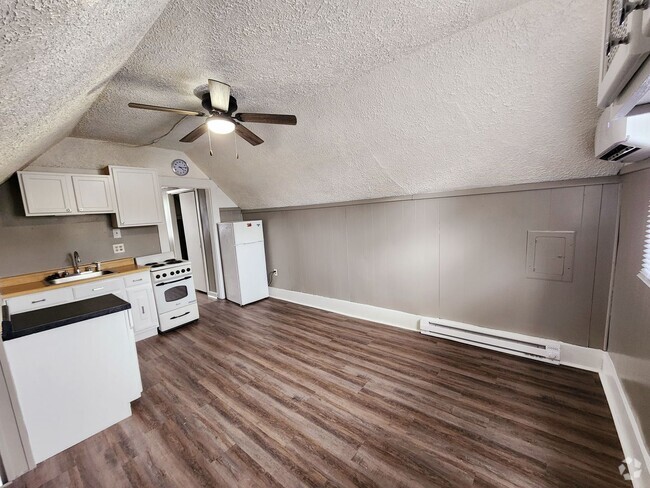 Building Photo - 429 N East St Unit C Rental