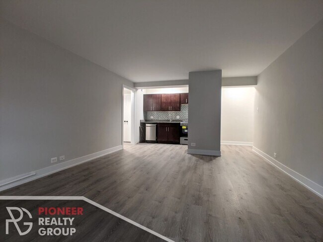 445 W Wellington Ave Unit W445-02G