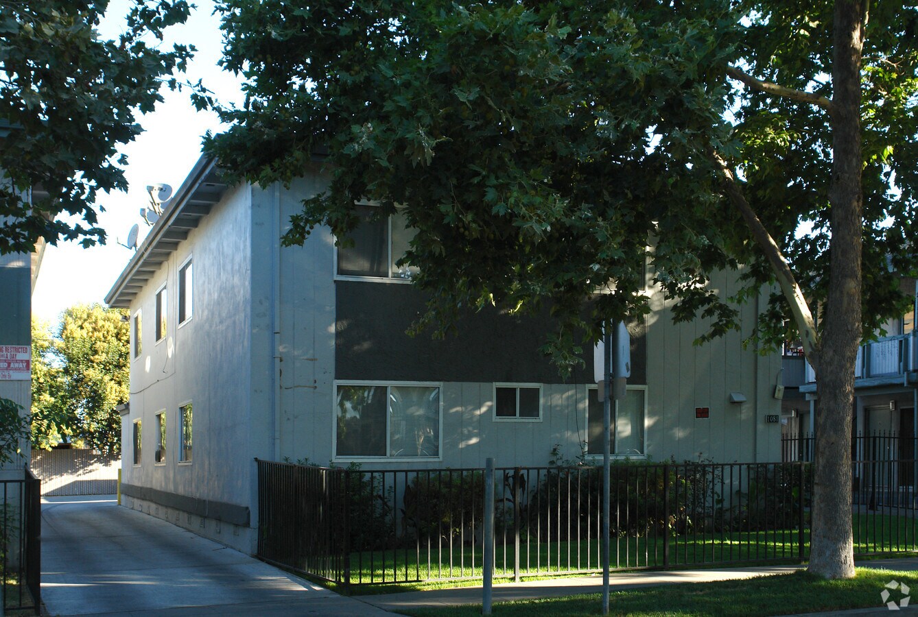 Photo - 1081 Appian Lane