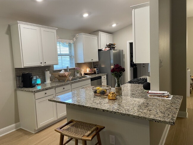 Building Photo - Stylish Single-Story Home with Open-Concept Living in Montgomery!