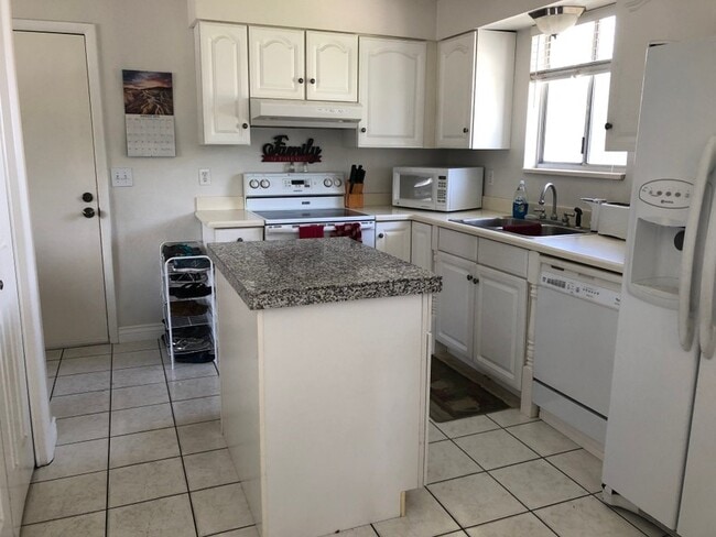 Photo - 15 E 600 S