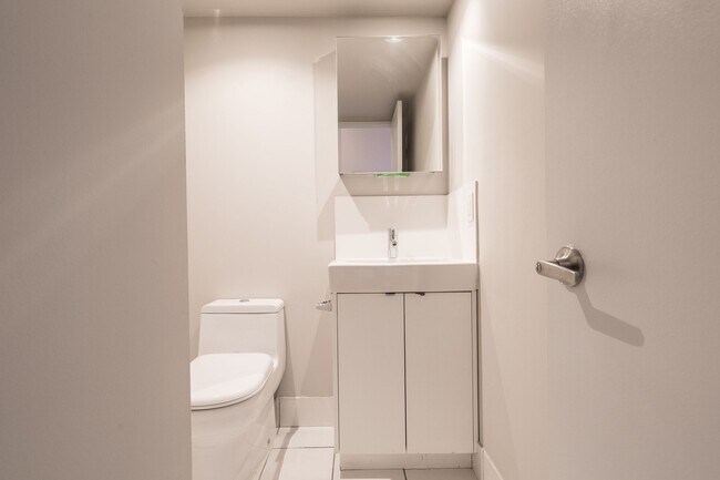 Photo - 798 Richmond Street West Unit 444