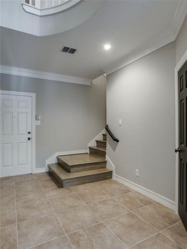 Photo - 2448 Worthington St