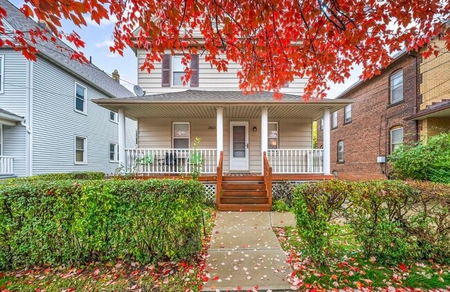 Photo - 2023 Robin St Unit Upper